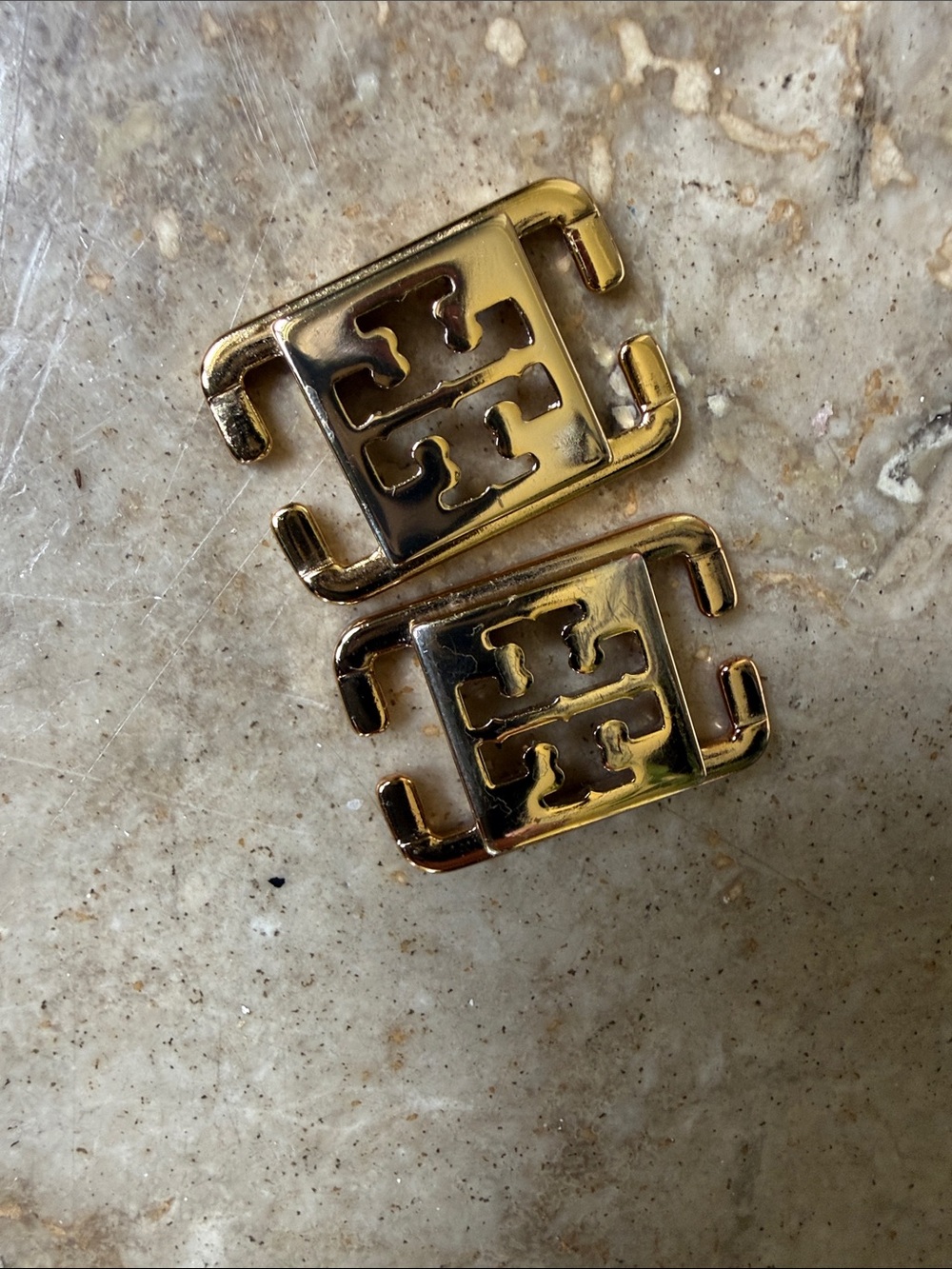 TURYBURCH gold color buckles can be used on shoes, purse accessories - Picture 3 of 9